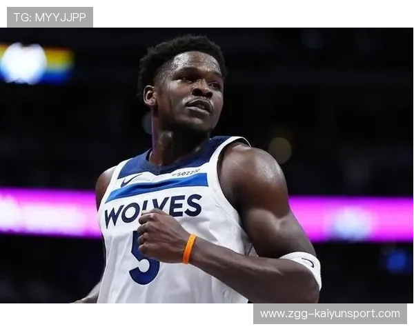 爱德华兹强突暴扣，明尼苏达气势直接起飞