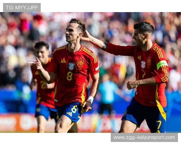 西班牙后场组织带队稳步推进取胜